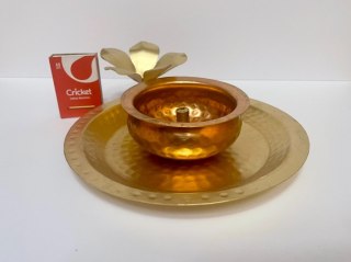 Wunderschönes Lotusblumen-Motiv ISHA (Gehämmerte Blumenlampe)