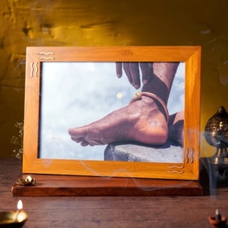 Sadhguru Padam (Der Weg des Zugangs zur Energie des Gurus) ISHA 44cm x 31cm