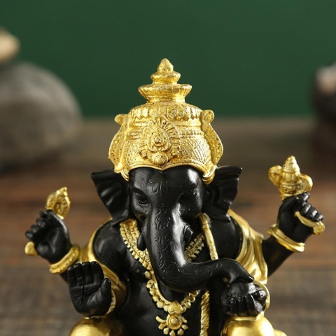 BLACK GANESHA Die Verkörperung von Intelligenz und Balance * Namaskaram Collection